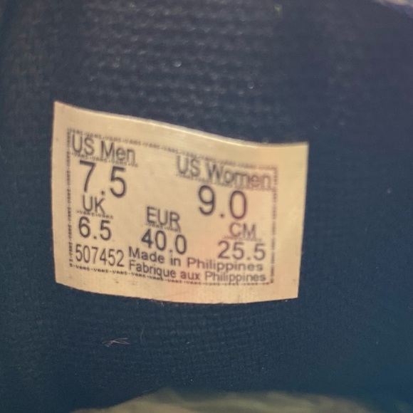 Vans Old Skool x Cobra Kai 'Eagle Fang Karate' Women Sneakers - Size: 9 - Picture 14 of 16